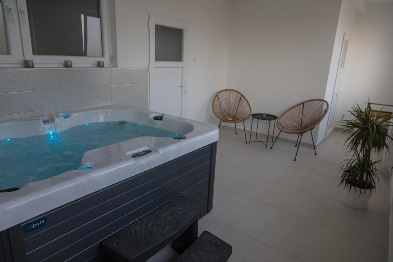 Holiday Home Thesaurum Karanac Exterior foto